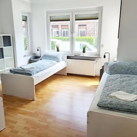 3 Flat With Terrace And Garden דירה